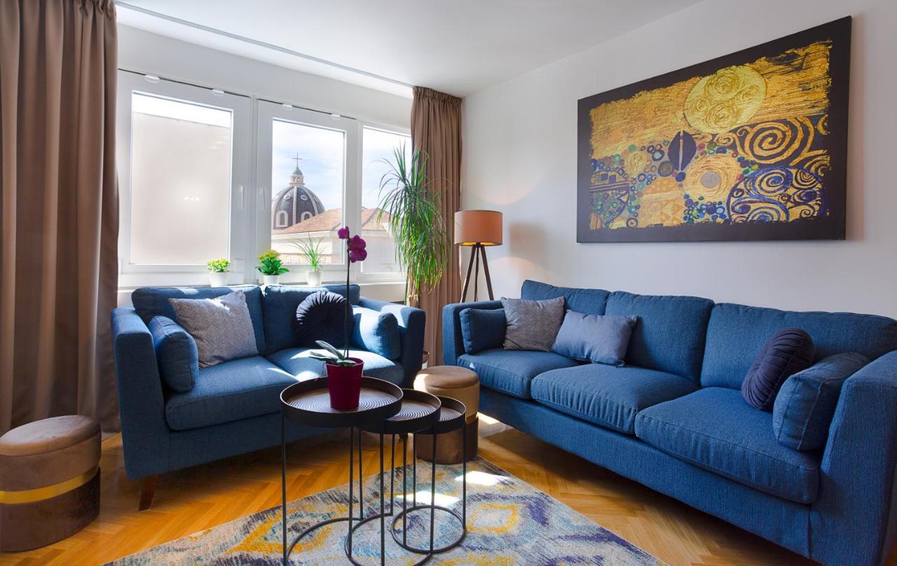 Deluxe City Center Blue Apartment สปลิท ภายนอก รูปภาพ
