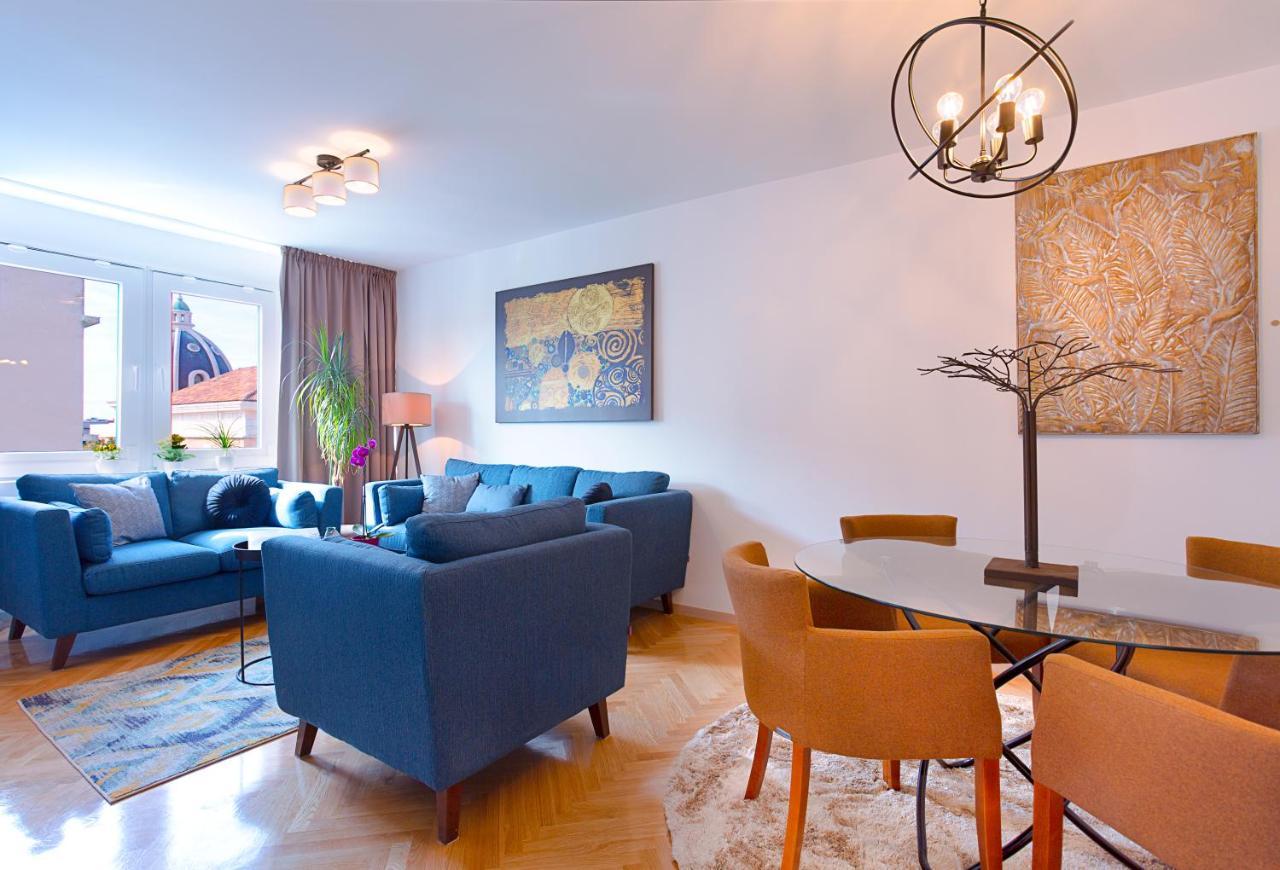 Deluxe City Center Blue Apartment สปลิท ภายนอก รูปภาพ